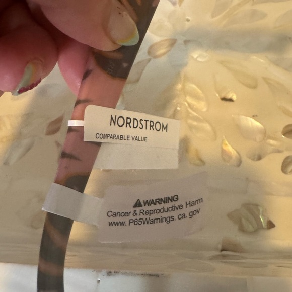 NWT Roxy Black Sunglasses with Pink Lenses - Picture 9 of 11